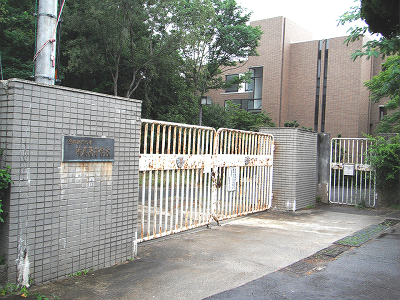 京都教育大学附属高校の校門 2017.05.04